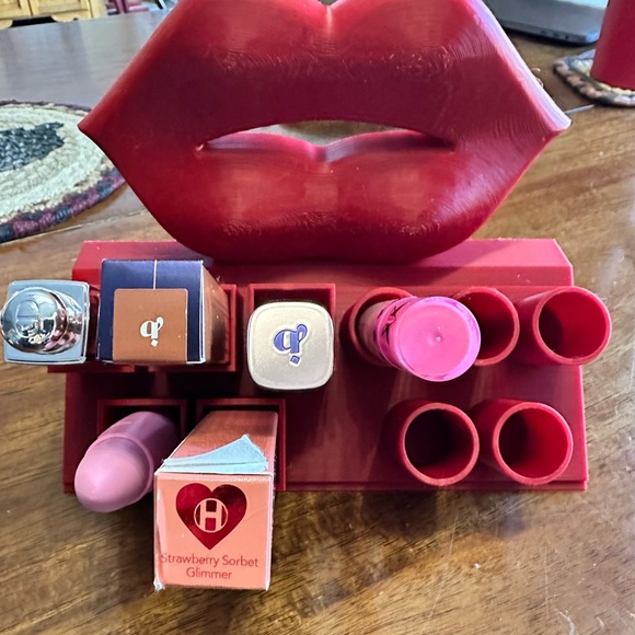 Red Lip-Shaped Lipstick Holder Homemade by me - Picture 3 of 7